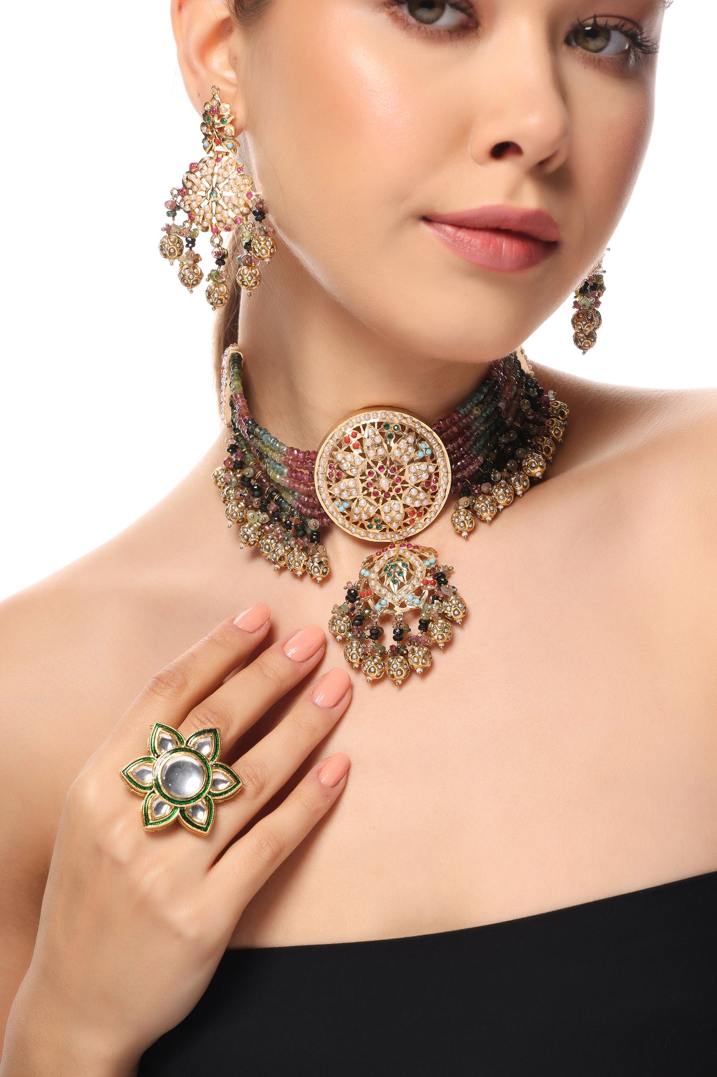 ANTIQUE GOLD CHOKER SET WITH MULTI-COLOURED STONES