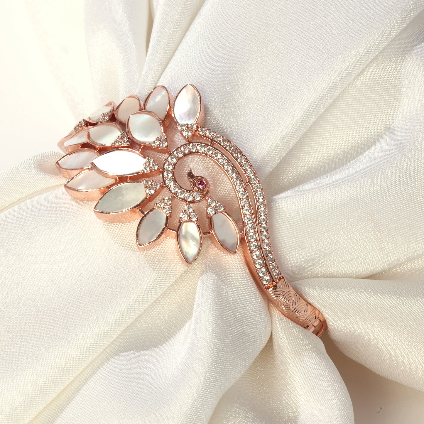 PREMIUM ROSE GOLD FLORAL BRACELET